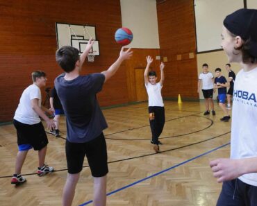 Basketbalové hry: Na čísla a Kolky. Učíme deti prihrávky v basketbale