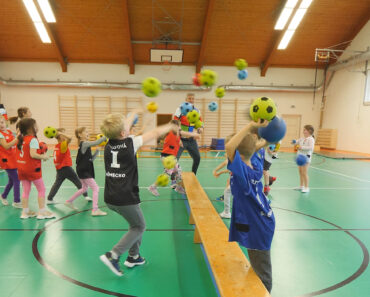 Zahadzovná je hra s veľa veľa loptami. Čím viac, tým lepšie