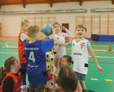 Snehuliaci, hra s loptami