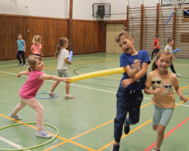 Zombie naháňačka s kruhmi a penovými slížmi