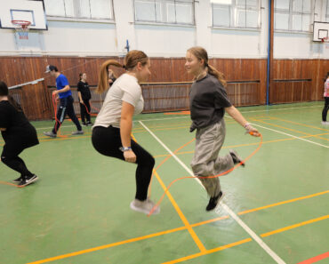 Švihadlová hodina telesnej výchovy s Jurajom z Kansasu