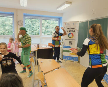 Rozcvička v triede - vybíjaná a super hra na sústredenie s prstami