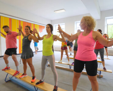 Rozbehania a rozcvičenie s lavičkami